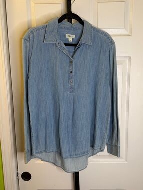 Style & Co. Light Blue Chambray Button-Front Shirt, size Medium, NWT
